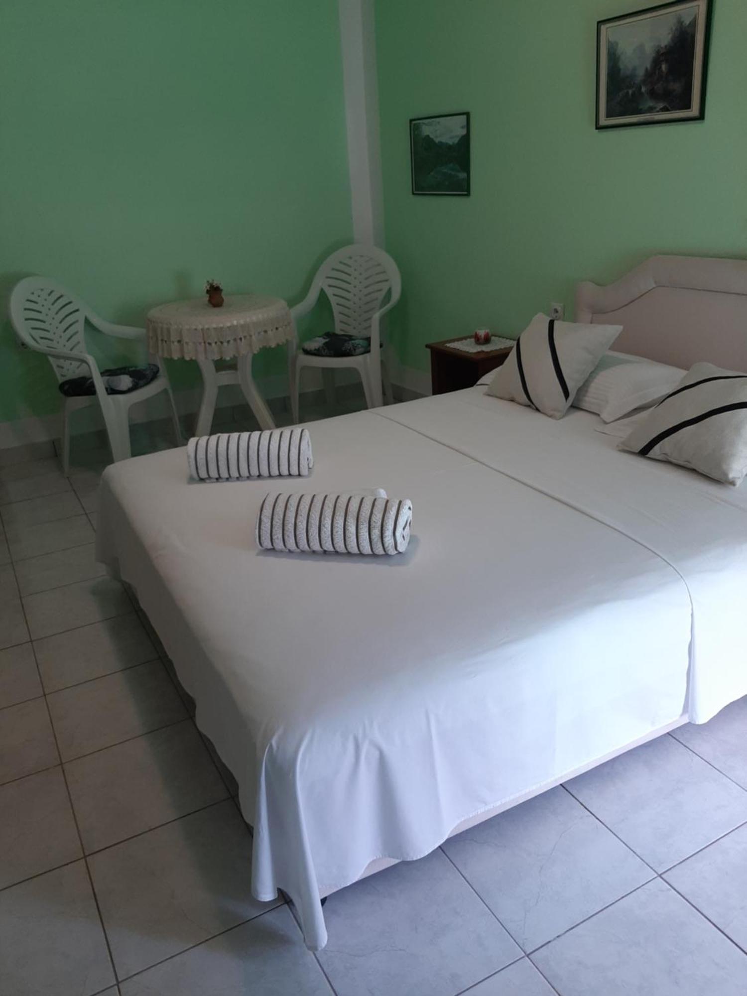 Guest House Aldin Ulcinj Exterior foto