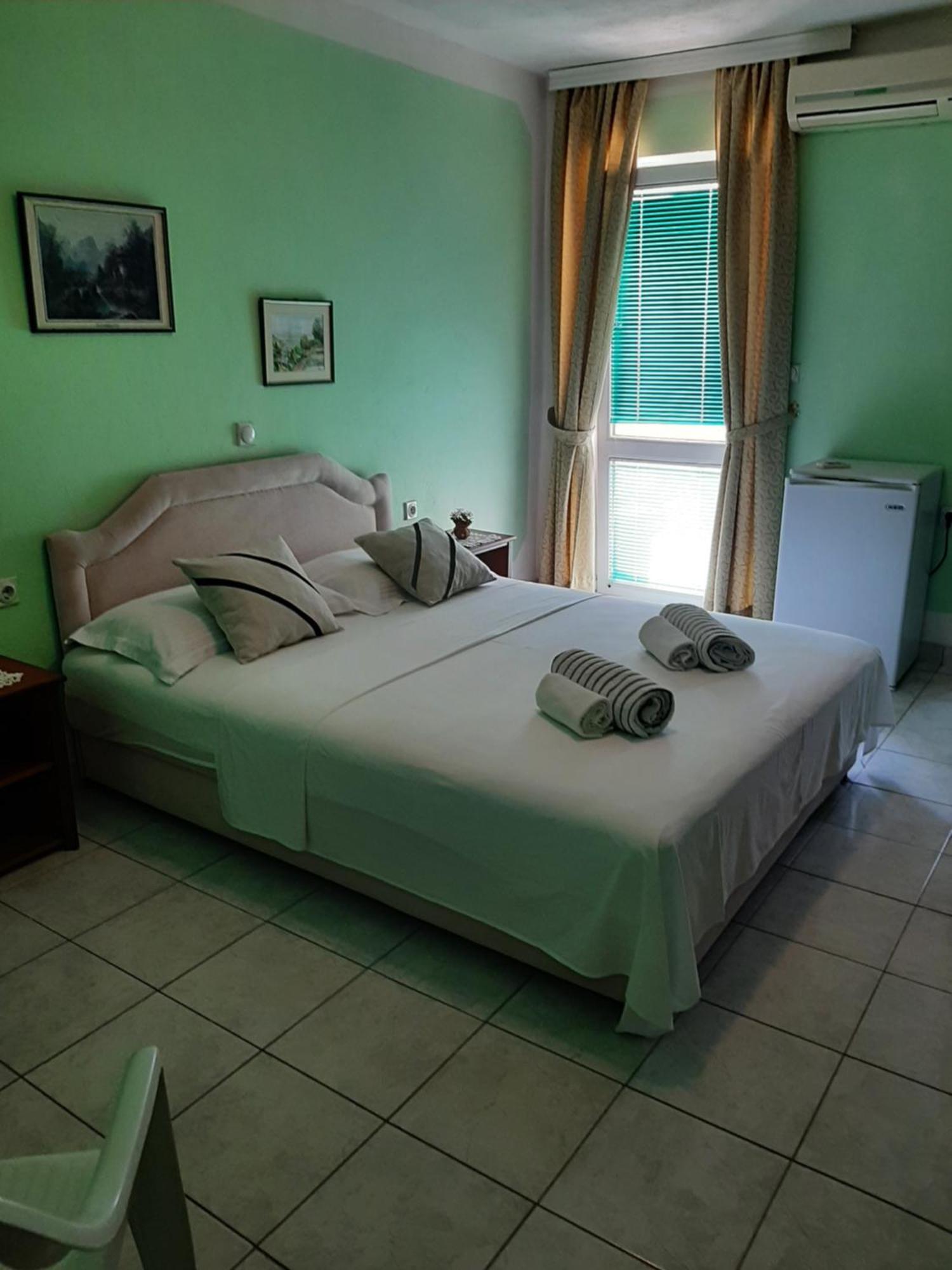 Guest House Aldin Ulcinj Exterior foto