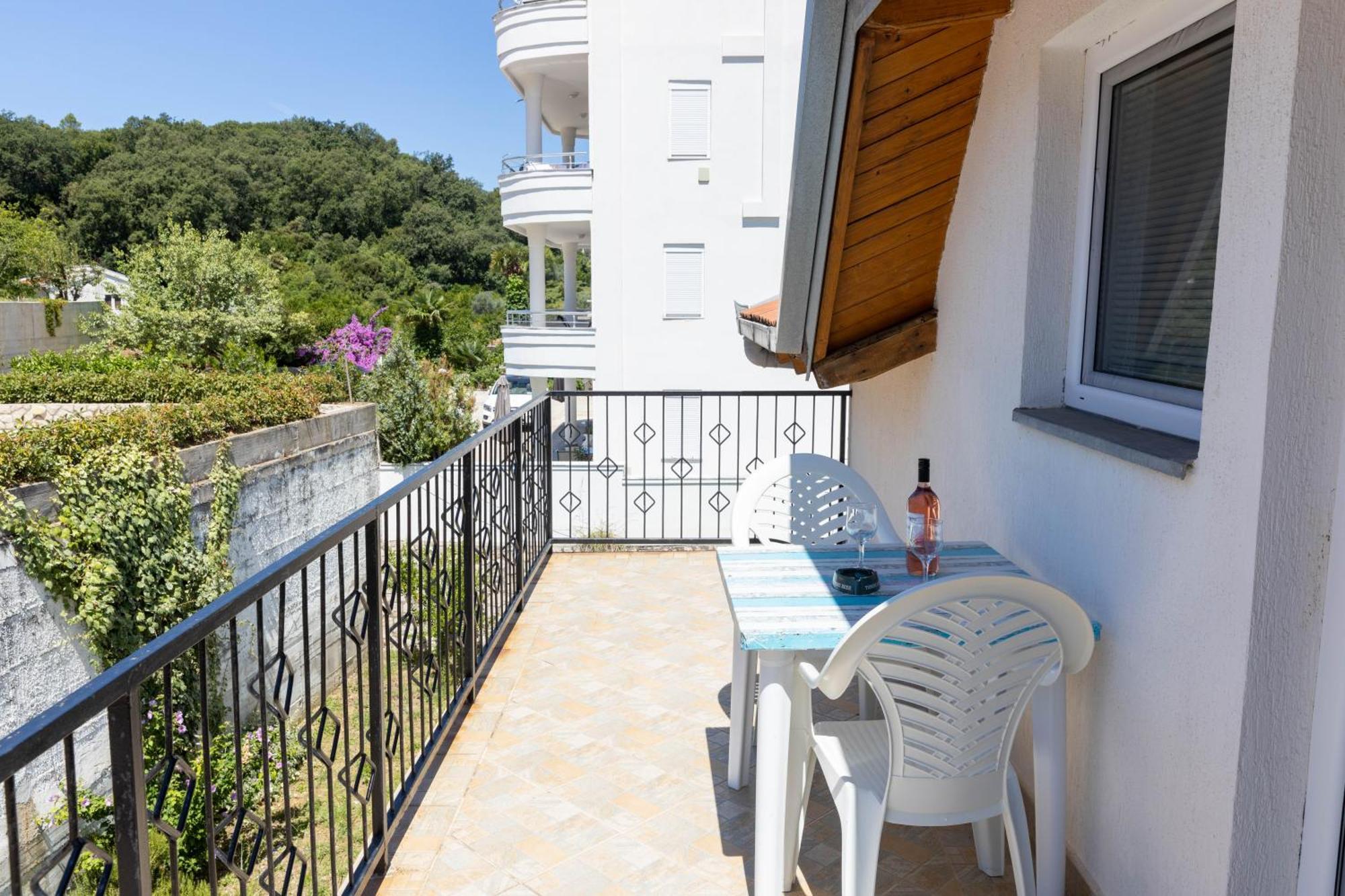 Guest House Aldin Ulcinj Exterior foto