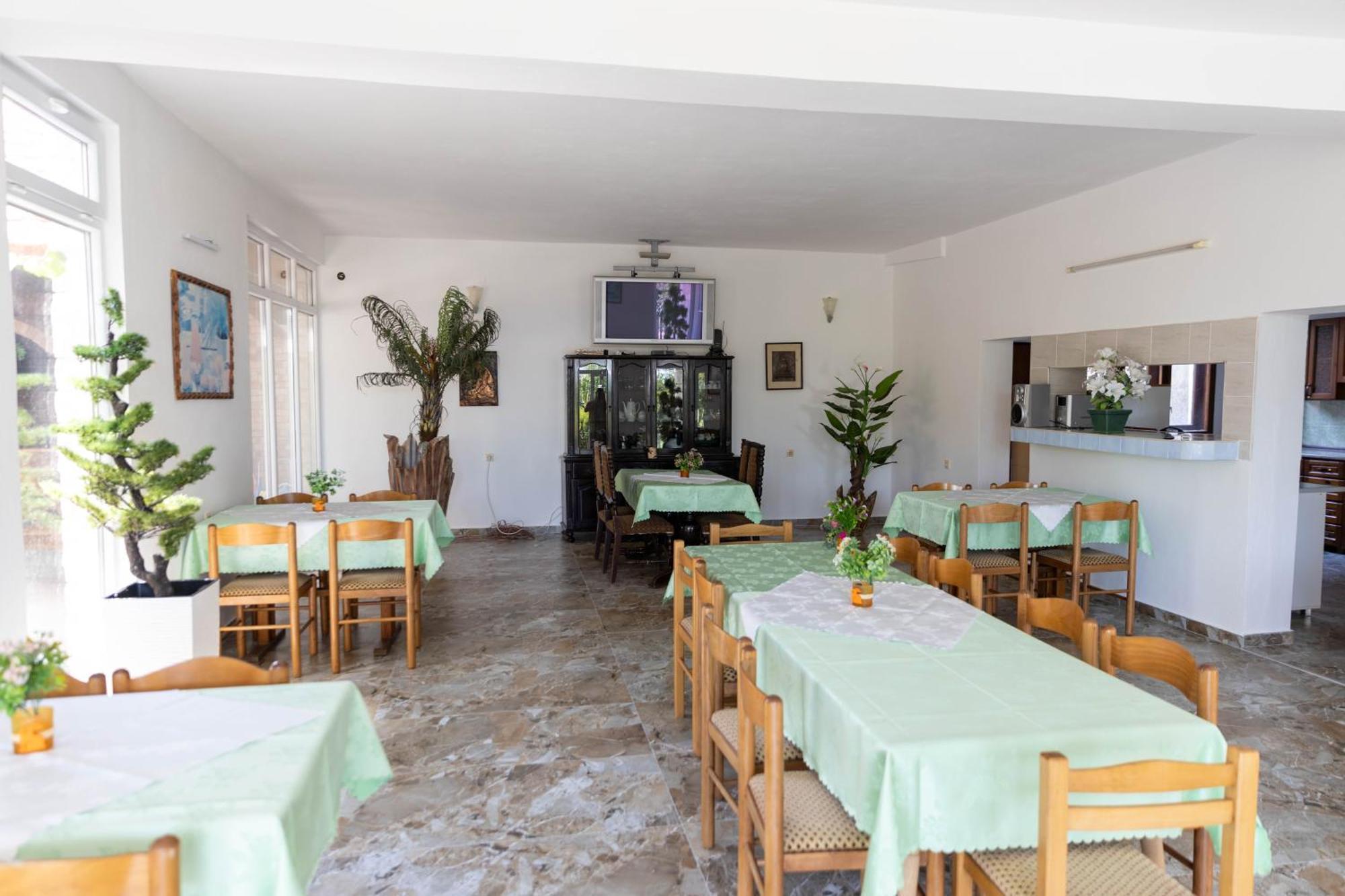 Guest House Aldin Ulcinj Exterior foto
