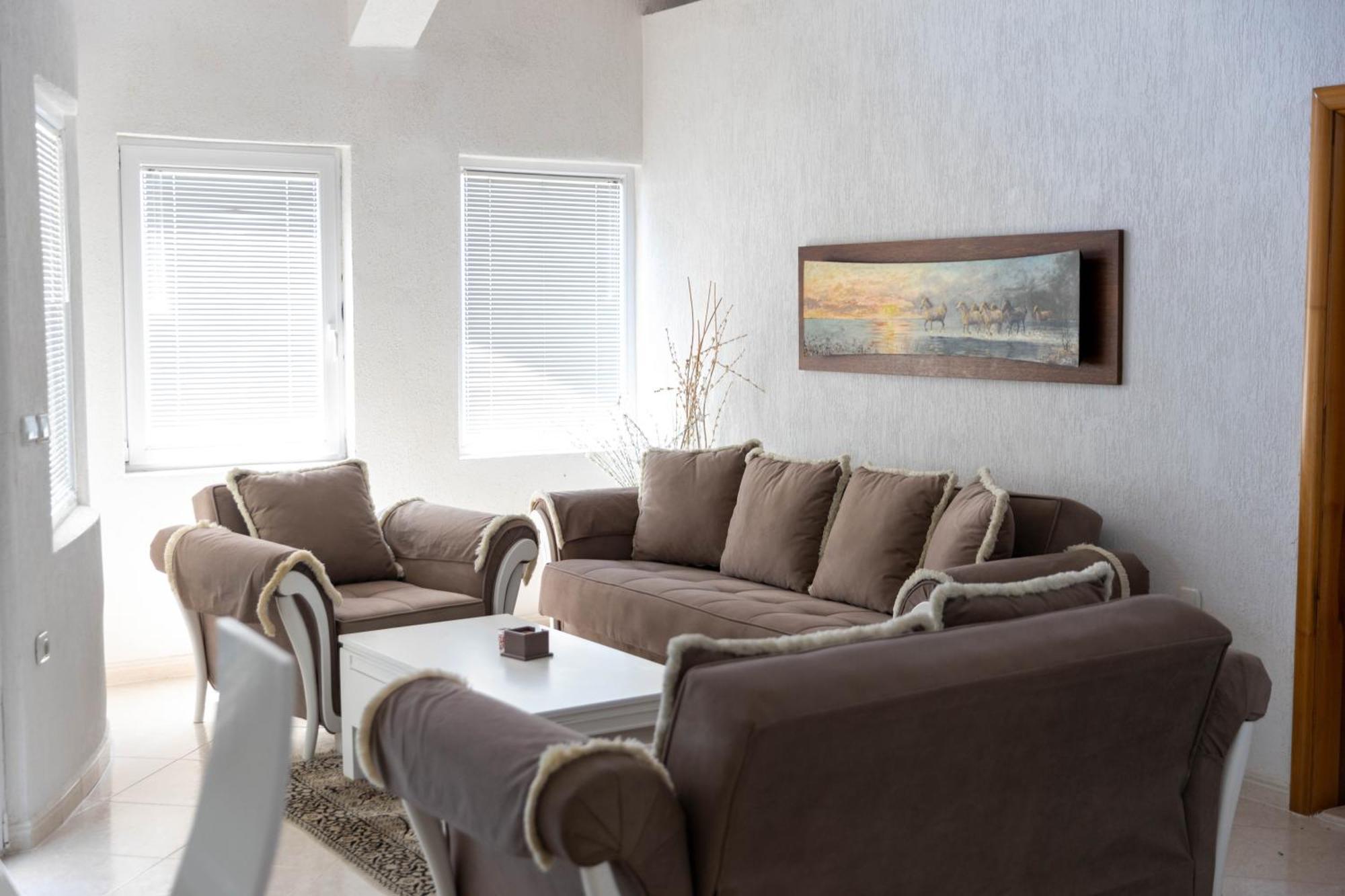 Guest House Aldin Ulcinj Exterior foto