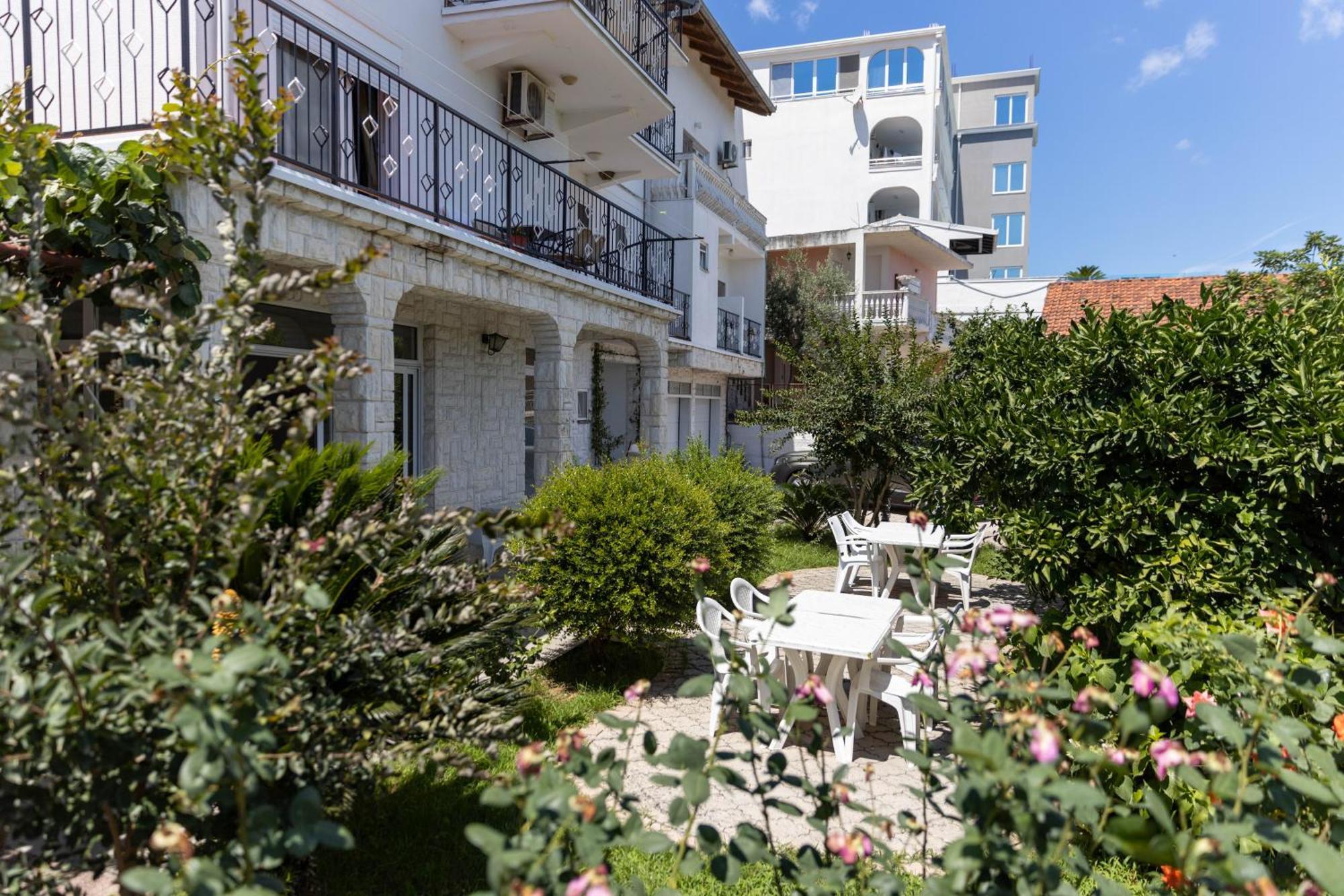 Guest House Aldin Ulcinj Exterior foto