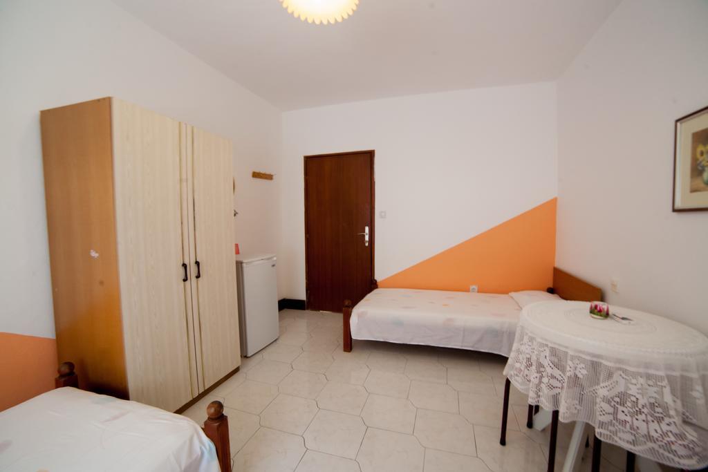 Guest House Aldin Ulcinj Exterior foto