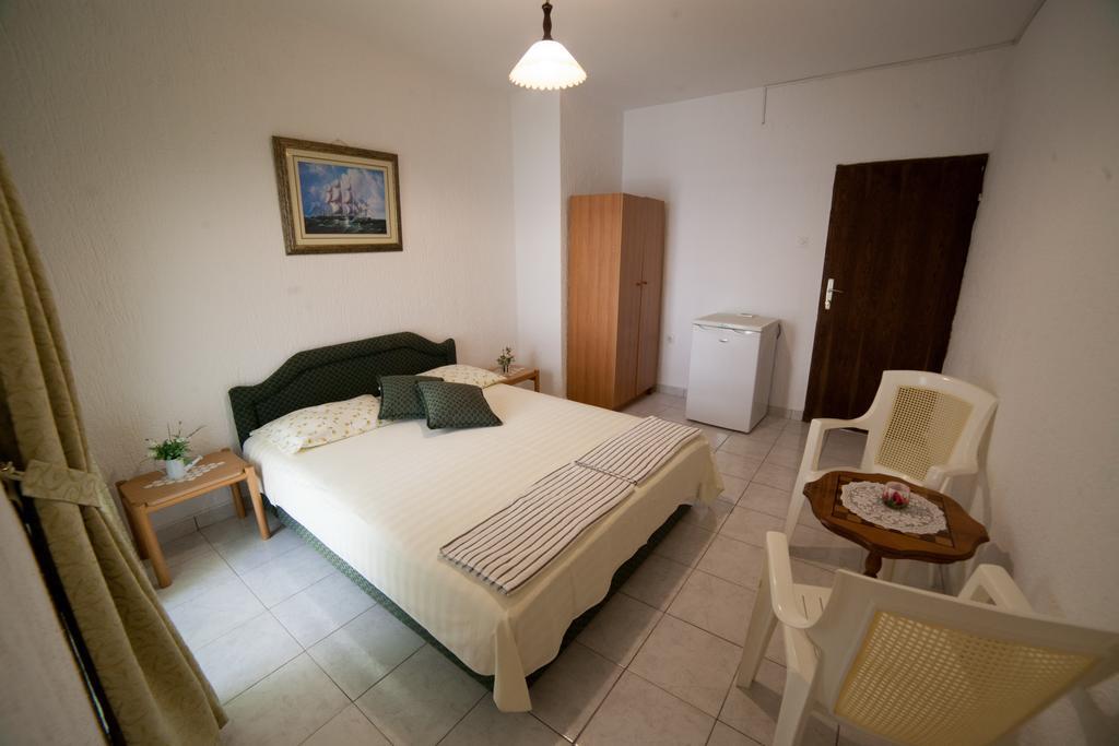 Guest House Aldin Ulcinj Exterior foto