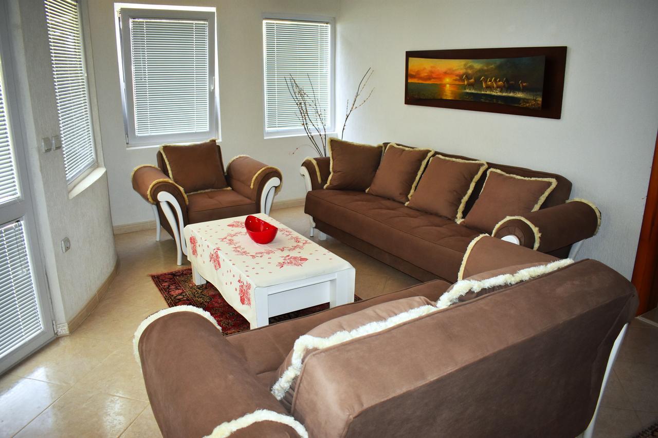 Guest House Aldin Ulcinj Exterior foto